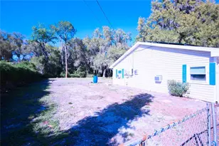 1198 Cr 464, Lake Panasoffkee, FL 33538 - Photo 3