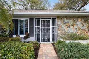 984 Gillespie Dr, Palm Harbor, FL 34684 - Photo 5