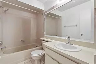 16143 Rambling Vine Dr E, Tampa, FL 33624 - Photo 27
