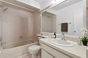 16143 Rambling Vine Dr E, Tampa, FL 33624 - Photo 25