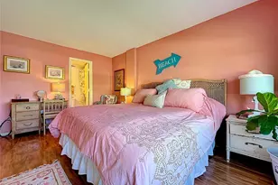 4650 Cove Cir, Saint Petersburg, FL 33708 - Photo 13