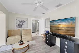 13472 Bellewood Ave, Seminole, FL 33776 - Photo 9