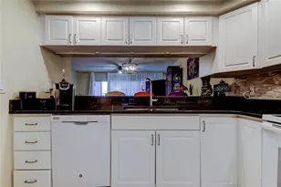 6205 Shoreline Dr, Seminole, FL 33708 - Photo 7