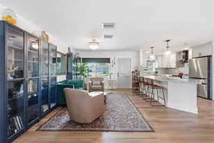 9571 Sun Isle Dr NE, Saint Petersburg, FL 33702 - Photo 5