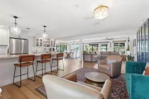 9571 Sun Isle Dr NE, Saint Petersburg, FL 33702 - Photo 7