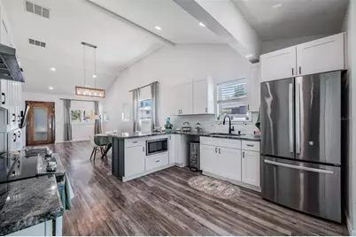 1875 Michigan Avenue NE, Saint Petersburg, FL 33703 - Photo 19