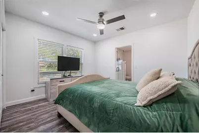 1875 Michigan Avenue NE, Saint Petersburg, FL 33703 - Photo 25