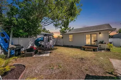 1875 Michigan Avenue NE, Saint Petersburg, FL 33703 - Photo 39