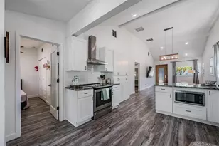 1875 Michigan Ave NE, Saint Petersburg, FL 33703 - Photo 21