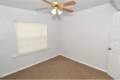 6855 Dartmouth Avenue N, Saint Petersburg, FL 33710 - Photo 13