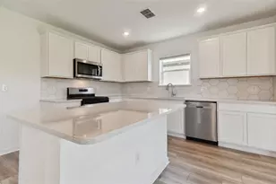 3727 Hornbeam Rd, Spring Hill, FL 34609 - Photo 3