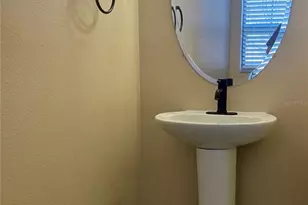 2634 Edgewater Falls Dr, Brandon, FL 33511 - Photo 5