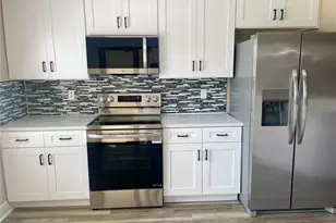 2634 Edgewater Falls Dr, Brandon, FL 33511 - Photo 3
