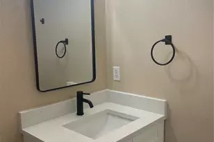 2634 Edgewater Falls Dr, Brandon, FL 33511 - Photo 11