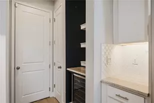 1008 Mango Ct, Oldsmar, FL 34677 - Photo 11