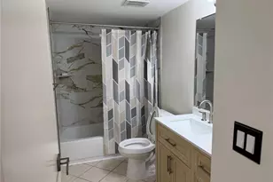 10485 Carrollbrook Cir, Tampa, FL 33618 - Photo 9