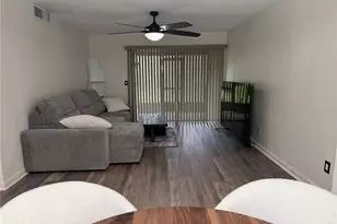 10485 Carrollbrook Cir, Tampa, FL 33618 - Photo 7