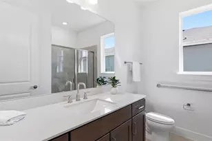 37253 Gunnison Dr, Zephyrhills, FL 33540 - Photo 13