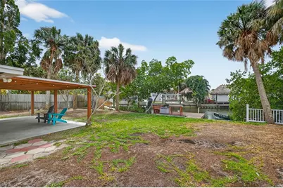 1809 Bayou Grande Boulevard NE, Saint Petersburg, FL 33703 - Photo 11