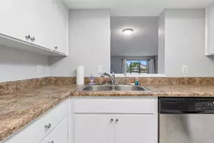 6320 Grand Bahama Cir, Tampa, FL 33615 - Photo 15