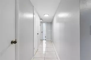 6320 Grand Bahama Cir, Tampa, FL 33615 - Photo 23