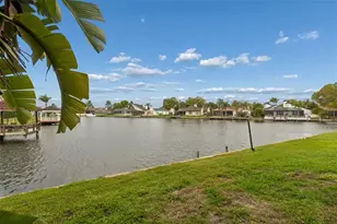 6320 Grand Bahama Cir, Tampa, FL 33615 - Photo 11