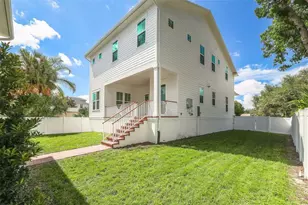 808 39th Ave NE, Saint Petersburg, FL 33703 - Photo 7