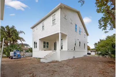 808 39th Avenue NE, Saint Petersburg, FL 33703 - Photo 7