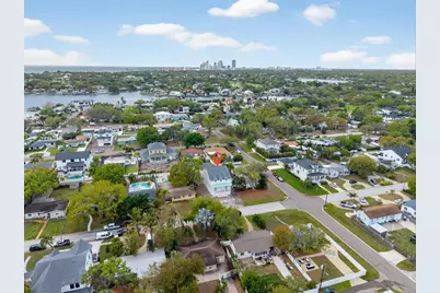 808 39th Avenue NE, Saint Petersburg, FL 33703 - Photo 9