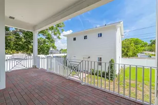 808 39th Ave NE, Saint Petersburg, FL 33703 - Photo 7