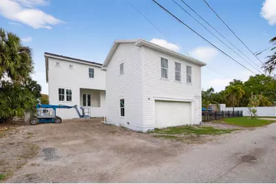 808 39th Avenue NE, Saint Petersburg, FL 33703 - Photo 3