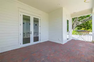 808 39th Ave NE, Saint Petersburg, FL 33703 - Photo 9