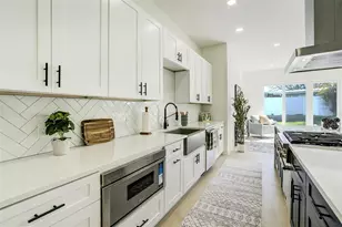 319 Cedar Ln, Largo, FL 33770 - Photo 11