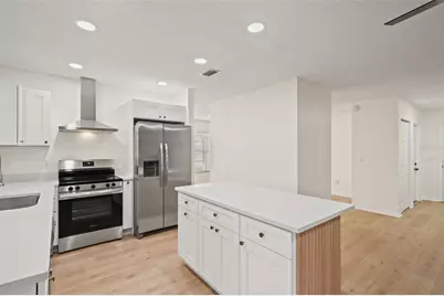 13922 Briardale Lane, Tampa, FL 33618 - Photo 7