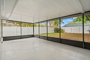 13922 Briardale Ln, Tampa, FL 33618 - Photo 23