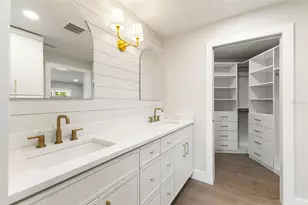 10088 Paradise Blvd, Treasure Island, FL 33706 - Photo 15