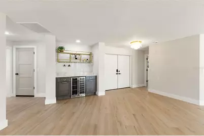 10088 Paradise Boulevard, Treasure Island, FL 33706 - Photo 9