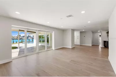 10088 Paradise Boulevard, Treasure Island, FL 33706 - Photo 21