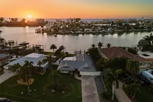 10088 Paradise Blvd, Treasure Island, FL 33706 - Photo 3