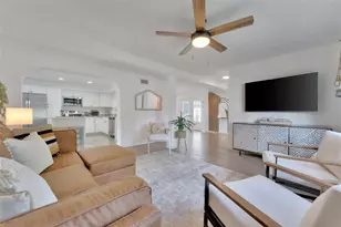 700 14th St NW, Largo, FL 33770 - Photo 5