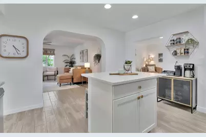 700 14th Street NW, Largo, FL 33770 - Photo 9