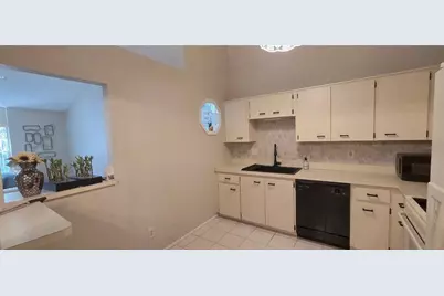 2101 Fox Chase Boulevard #203, Palm Harbor, FL 34683 - Photo 5