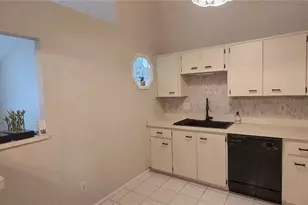 2101 Fox Chase Blvd, Palm Harbor, FL 34683 - Photo 5