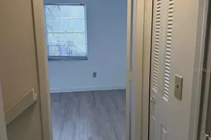 13905 Village Terrace Dr, Tampa, FL 33624 - Photo 11