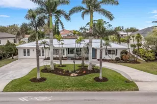 441 Bayshore Dr, Venice, FL 34285 - Photo 1