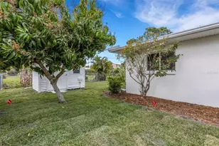 441 Bayshore Dr, Venice, FL 34285 - Photo 61