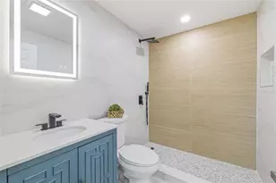 3917 W Pine St, Tampa, FL 33607 - Photo 25