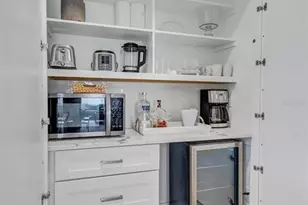 4039 Westbourne Cir, Sarasota, FL 34238 - Photo 9