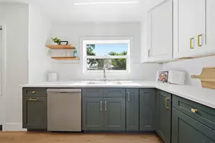 1125 77th St N, Saint Petersburg, FL 33710 - Photo 5