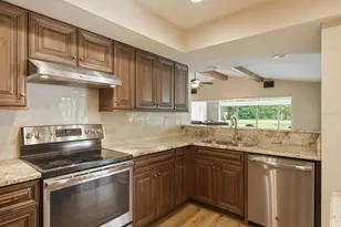 3472 Shoreline Cir, Palm Harbor, FL 34684 - Photo 11